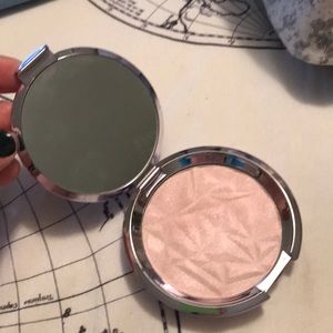 Becca Prismatic Amethyst